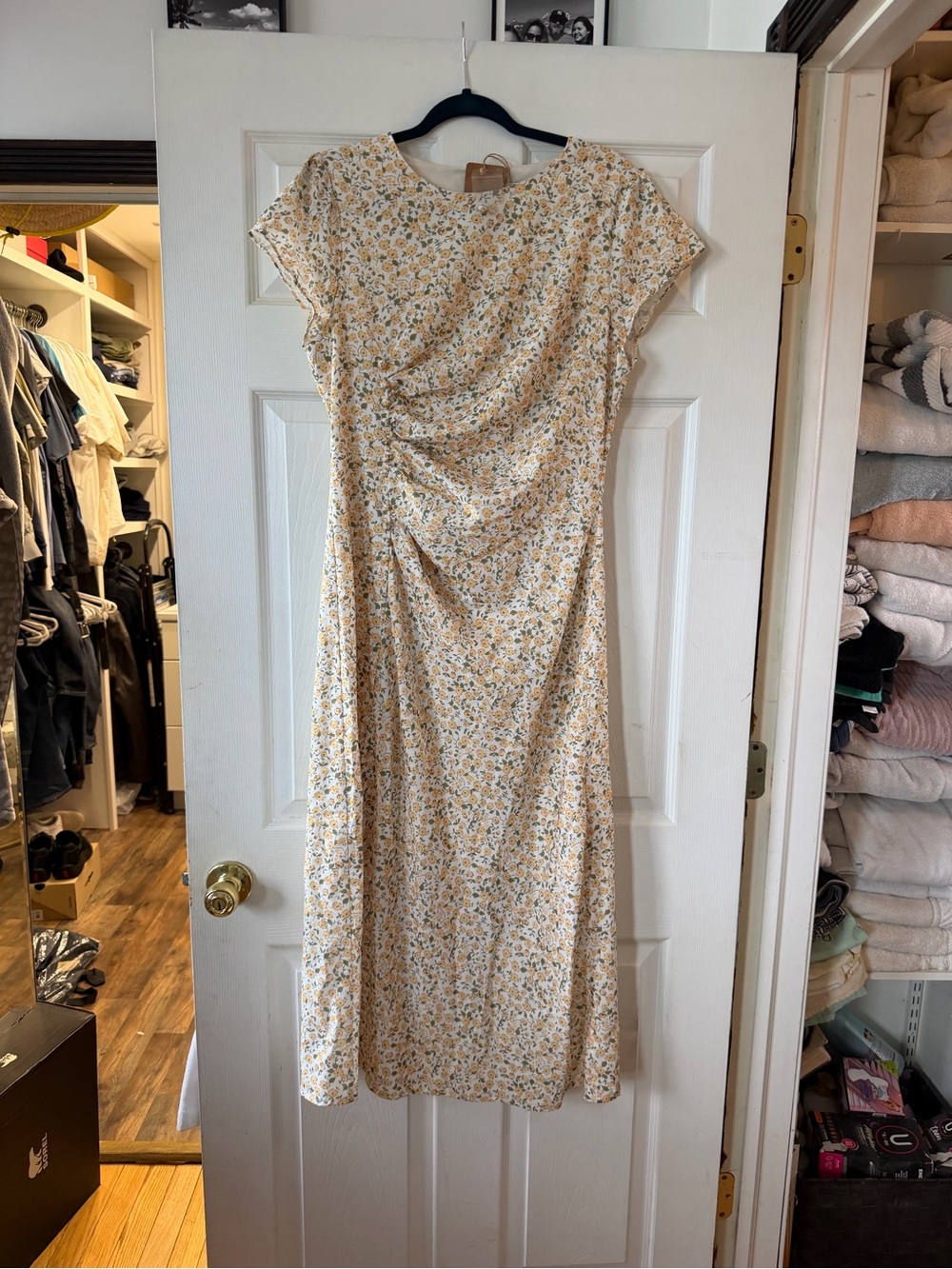 RIHOAS Cream Floral Ruched Midi Dress